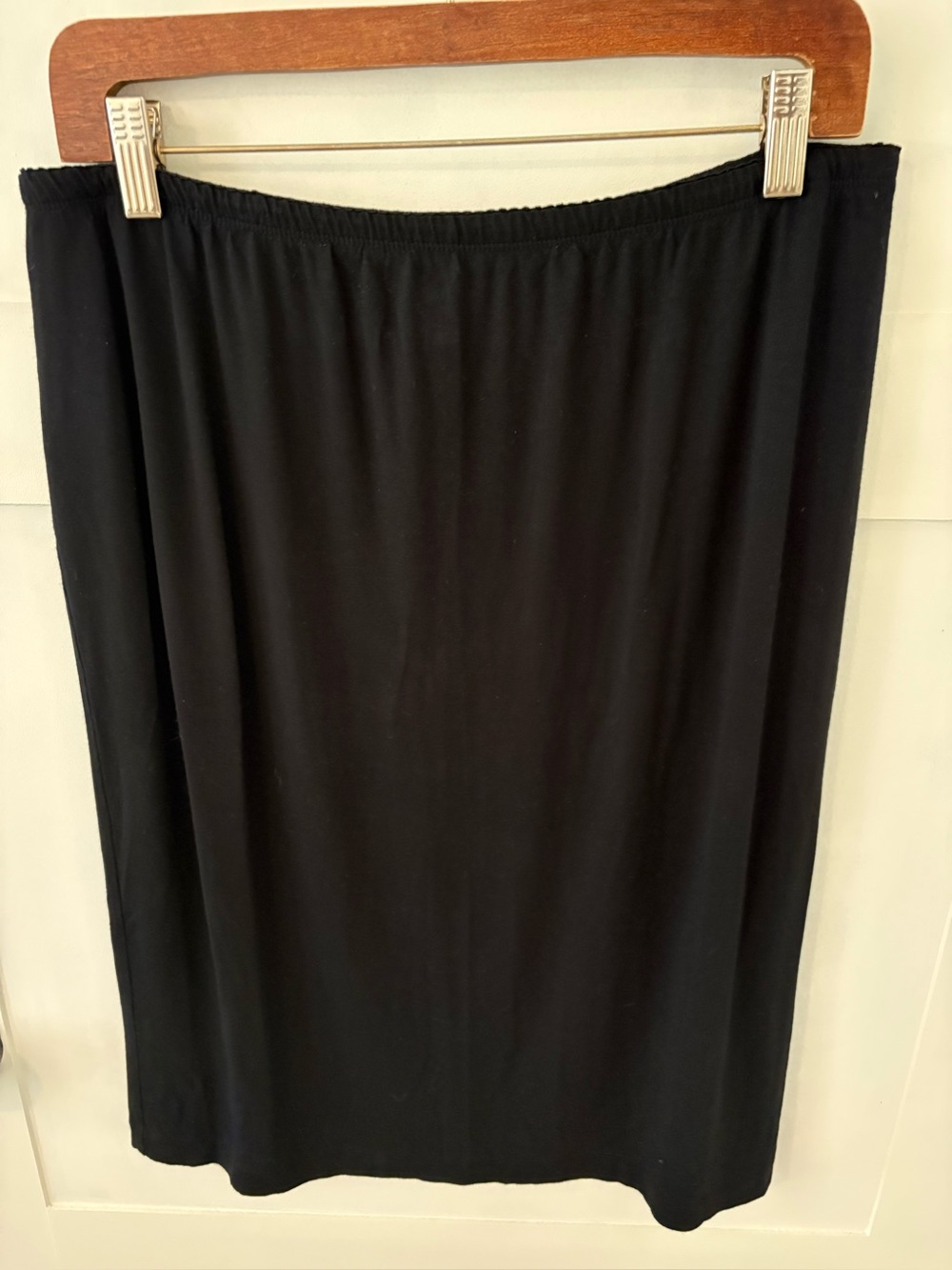 J. Jill Jersey Knit Pull On Elastic Waist Knee Length Skirt. Size Medium.